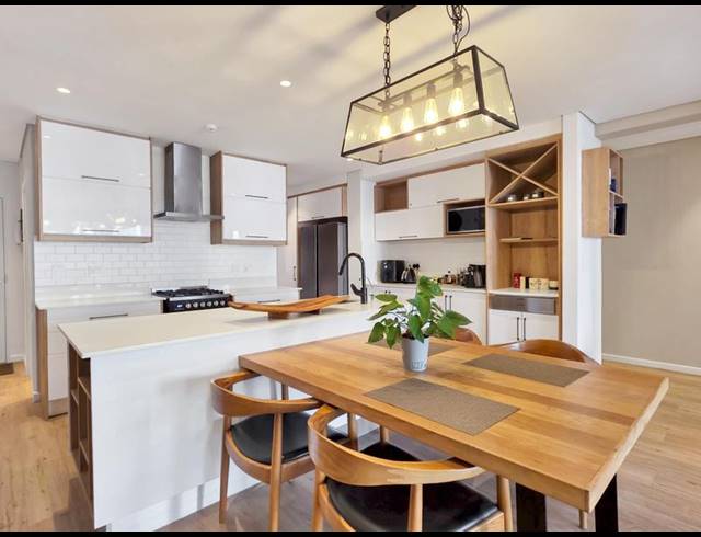 2 BEDROOM APARTMENT FOR SALE IN SEA POINT